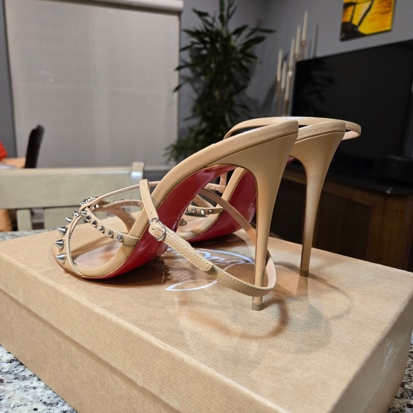 NEW Christian Louboutin Tatooshka Spikes Nude Sandals Size 41.5 100mm Heels - Picture 6 of 12